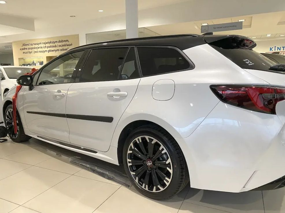 Riderauto Lišty dverí - Toyota Corolla KOMBI 2023- - Image 2