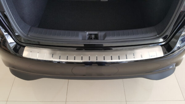 Alufrost Profilovaný prah kufra NEREZ - Nissan PULSAR   2014-2018 - Image 2