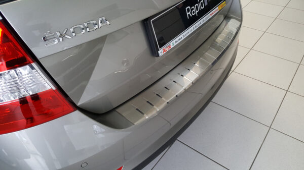 Alufrost Profilovaný prah kufra NEREZ - Škoda RAPID SPACEBACK  2012-2019 - Image 2