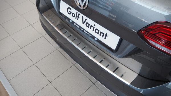 Alufrost Profilovaný prah kufra NEREZ - Volkswagen GOLF VII.  KOMBI 2012-2019 - Image 2
