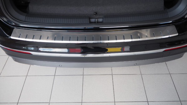 Alufrost Profilovaný prah kufra NEREZ - Volkswagen TIGUAN II  2016-2024 - Image 2