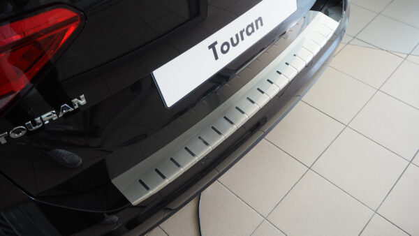 Alufrost Profilovaný prah kufra NEREZ - Volkswagen TOURAN III  2015- - Image 2