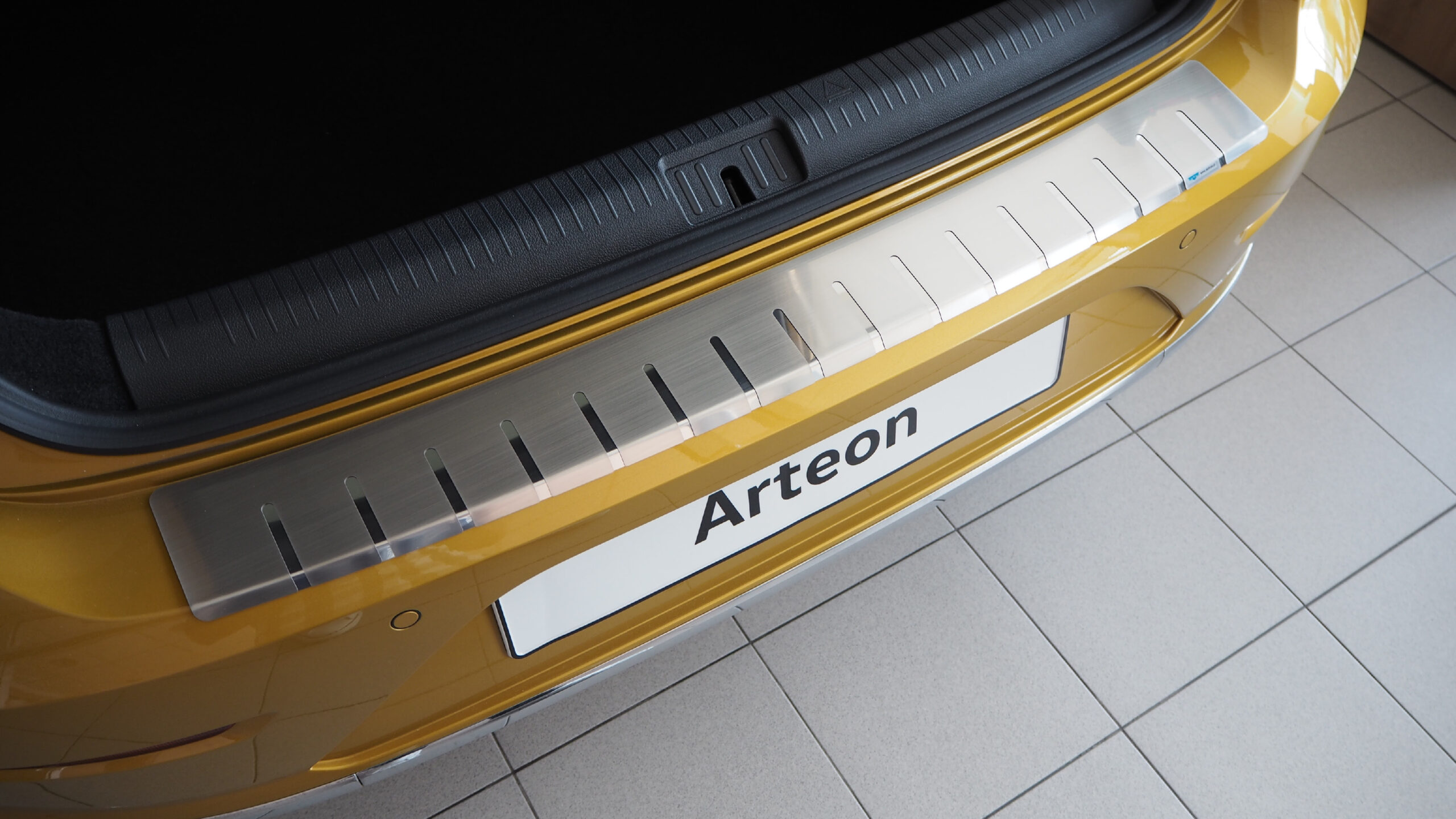 Alufrost Profilovaný prah kufra NEREZ - Volkswagen  ARTEON SHOOTING BRAKE (KOMBI) 2017- - Image 2